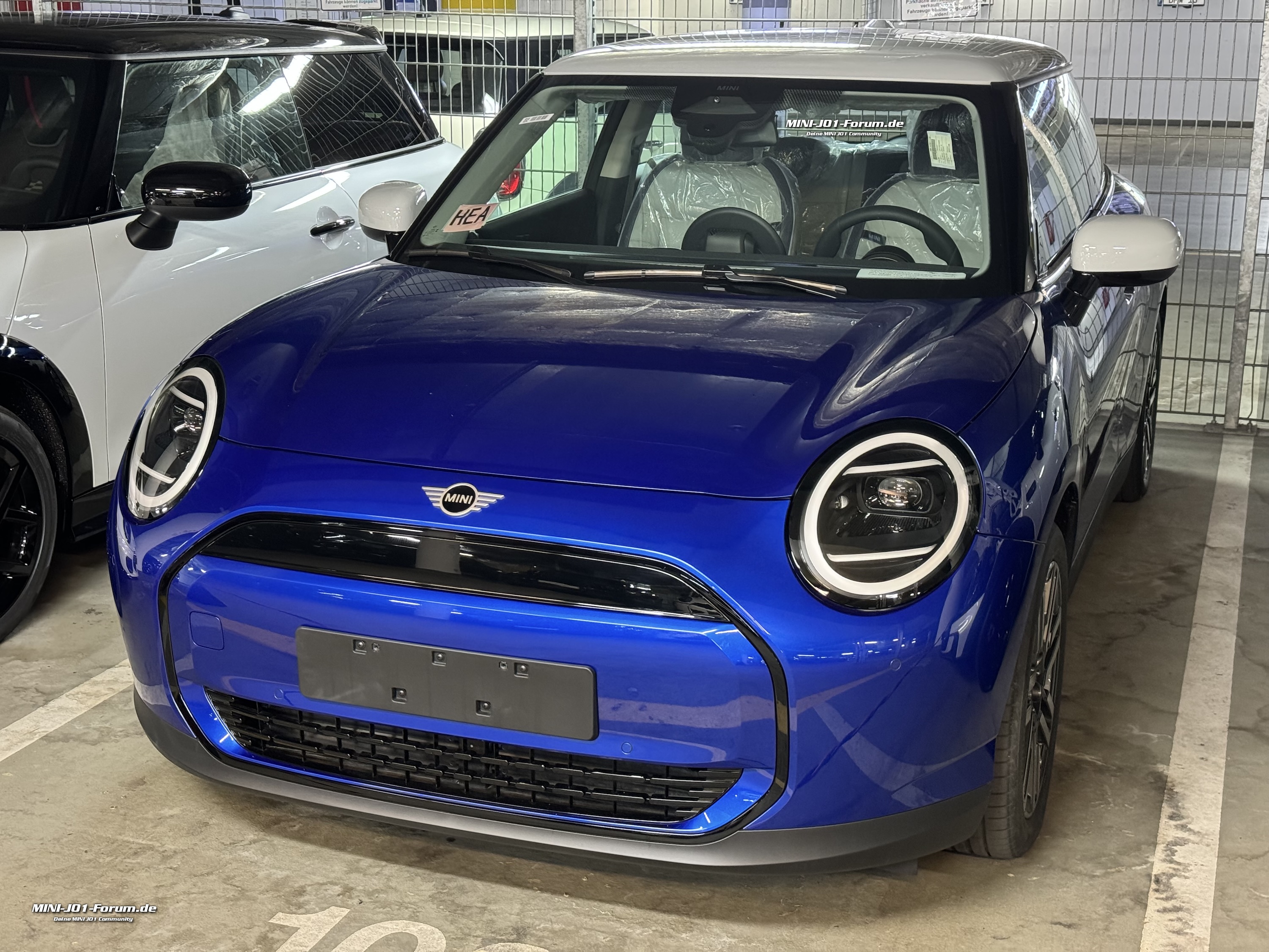 MINI J01 Forum Cooper E Blazing Blue Elektro