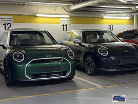 MINI J01 Cooper SE Electric British Racing Green